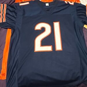 Chicago Bears jersey.